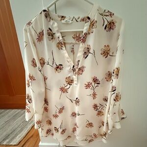 Maurices Cream Floral Blouse ~ Large